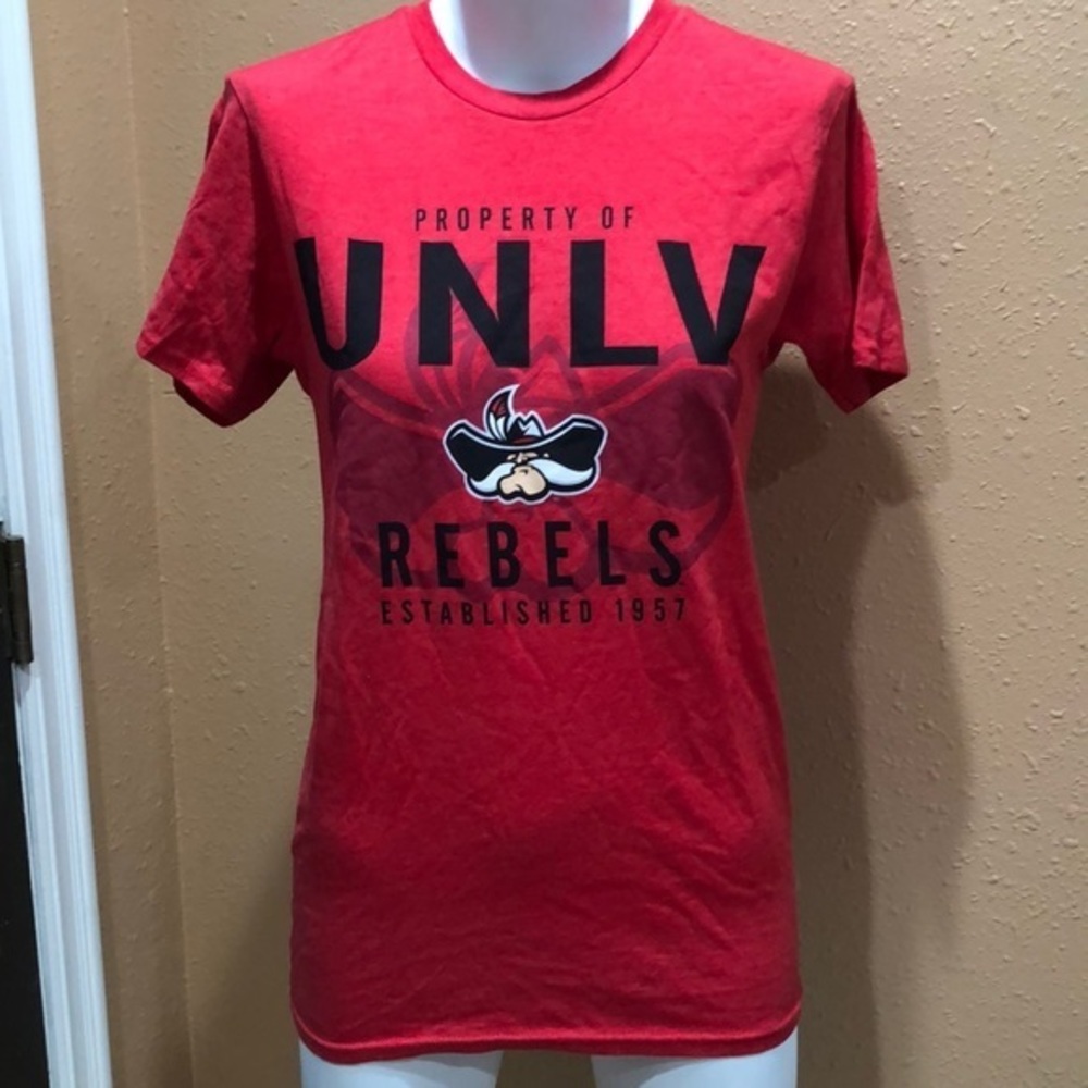 Rivalry threads Red T-shirt